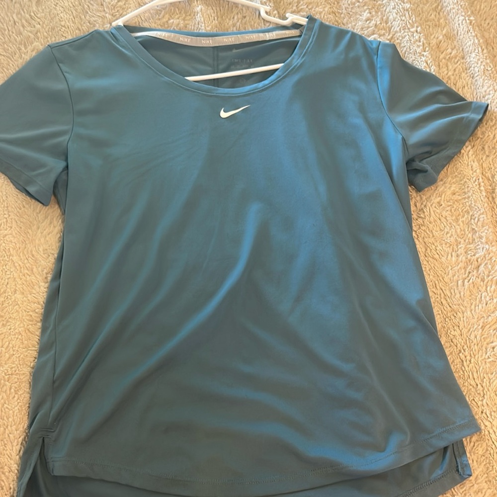 Nike t shirt